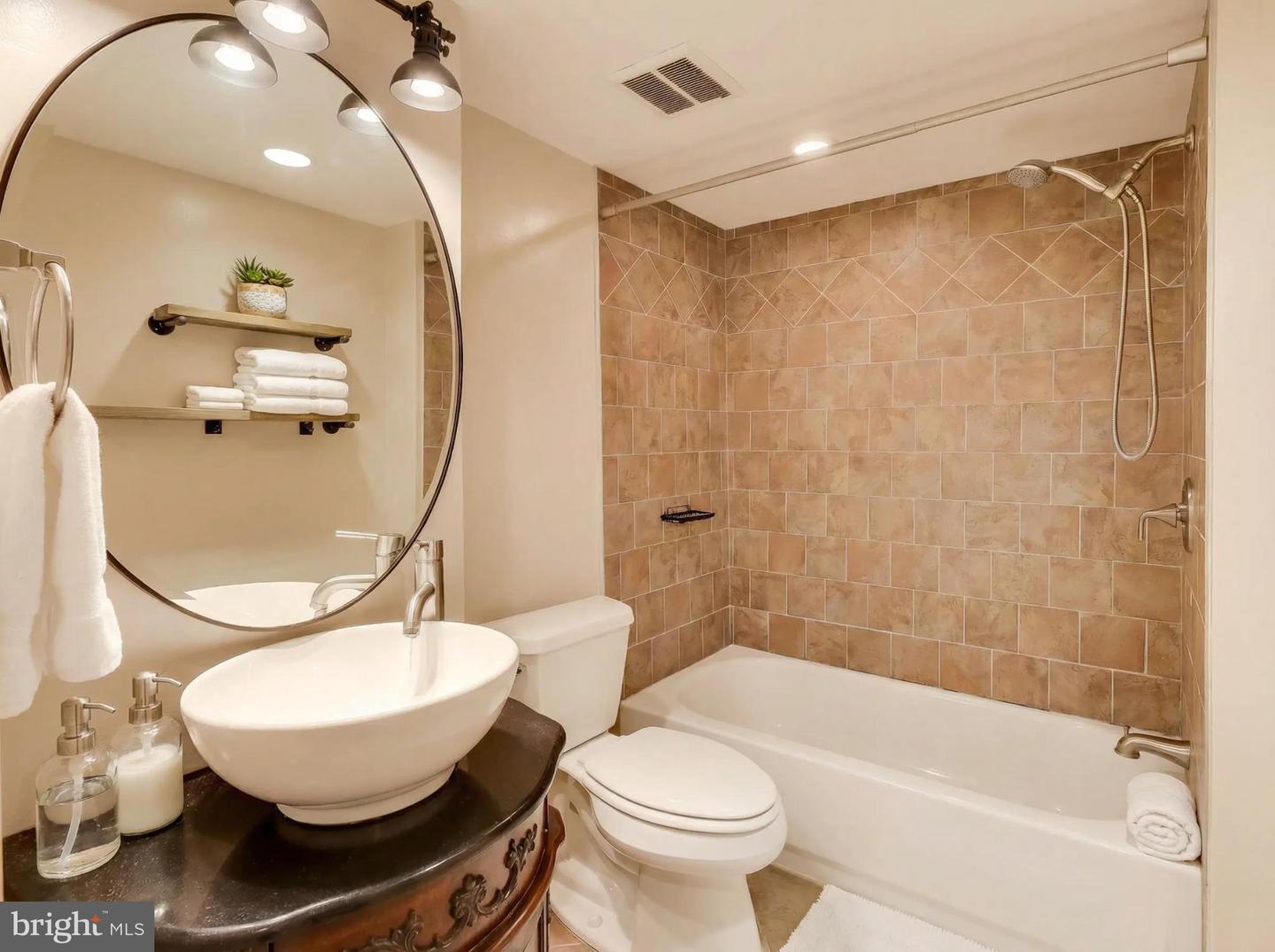 1245 13TH ST NW #208, WASHINGTON, District Of Columbia 20005, 1 Bedroom Bedrooms, 2 Rooms Rooms,1 BathroomBathrooms,Residential,For sale,1245 13TH ST NW #208,DCDC2240984 MLS # DCDC2240984