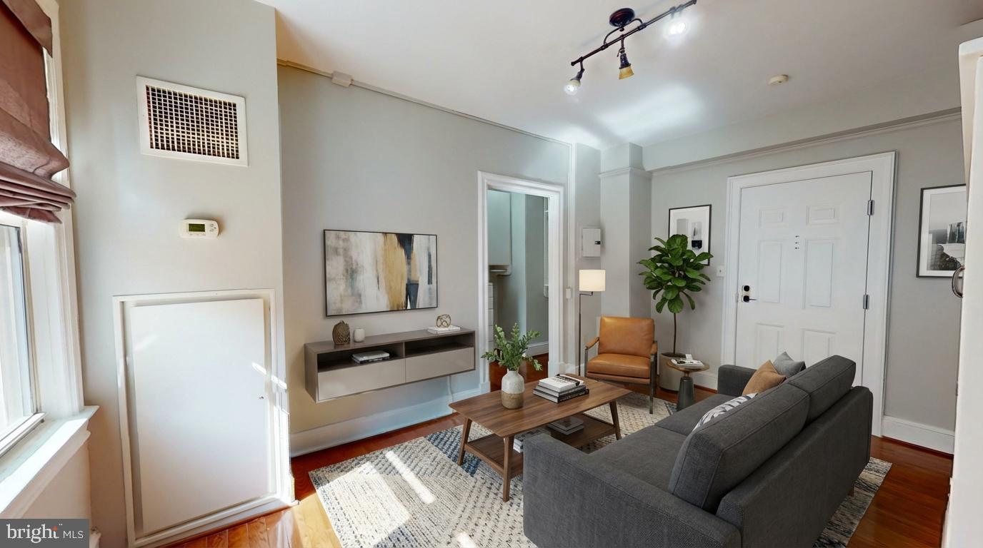 3446 CONNECTICUT AVE NW #203, WASHINGTON, District Of Columbia 20008, ,1 BathroomBathrooms,Residential,For sale,3446 CONNECTICUT AVE NW #203,DCDC2242534 MLS # DCDC2242534