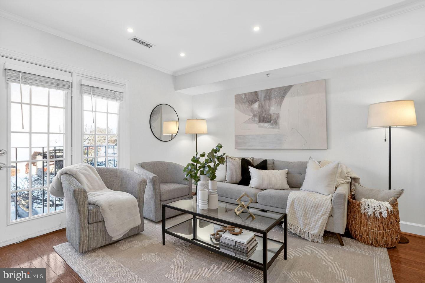 3805 PORTER ST NW #201, WASHINGTON, District Of Columbia 20016, 1 Bedroom Bedrooms, 3 Rooms Rooms,1 BathroomBathrooms,Residential,For sale,3805 PORTER ST NW #201,DCDC2242762 MLS # DCDC2242762