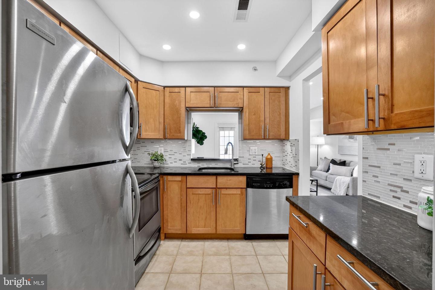 3805 PORTER ST NW #201, WASHINGTON, District Of Columbia 20016, 1 Bedroom Bedrooms, 3 Rooms Rooms,1 BathroomBathrooms,Residential,For sale,3805 PORTER ST NW #201,DCDC2242762 MLS # DCDC2242762