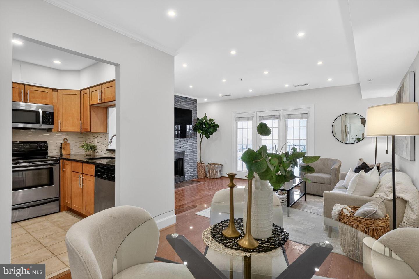 3805 PORTER ST NW #201, WASHINGTON, District Of Columbia 20016, 1 Bedroom Bedrooms, 3 Rooms Rooms,1 BathroomBathrooms,Residential,For sale,3805 PORTER ST NW #201,DCDC2242762 MLS # DCDC2242762