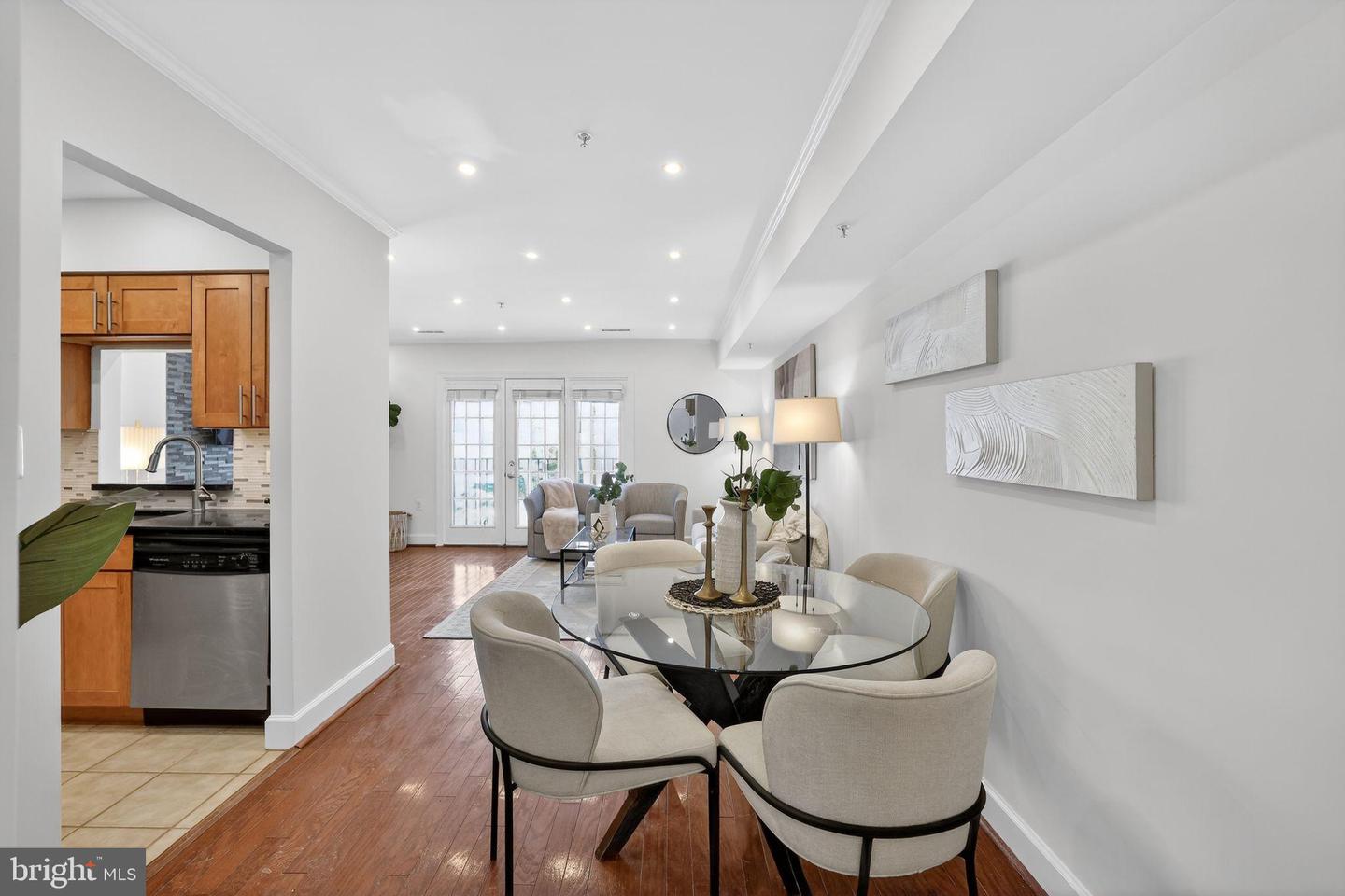 3805 PORTER ST NW #201, WASHINGTON, District Of Columbia 20016, 1 Bedroom Bedrooms, 3 Rooms Rooms,1 BathroomBathrooms,Residential,For sale,3805 PORTER ST NW #201,DCDC2242762 MLS # DCDC2242762