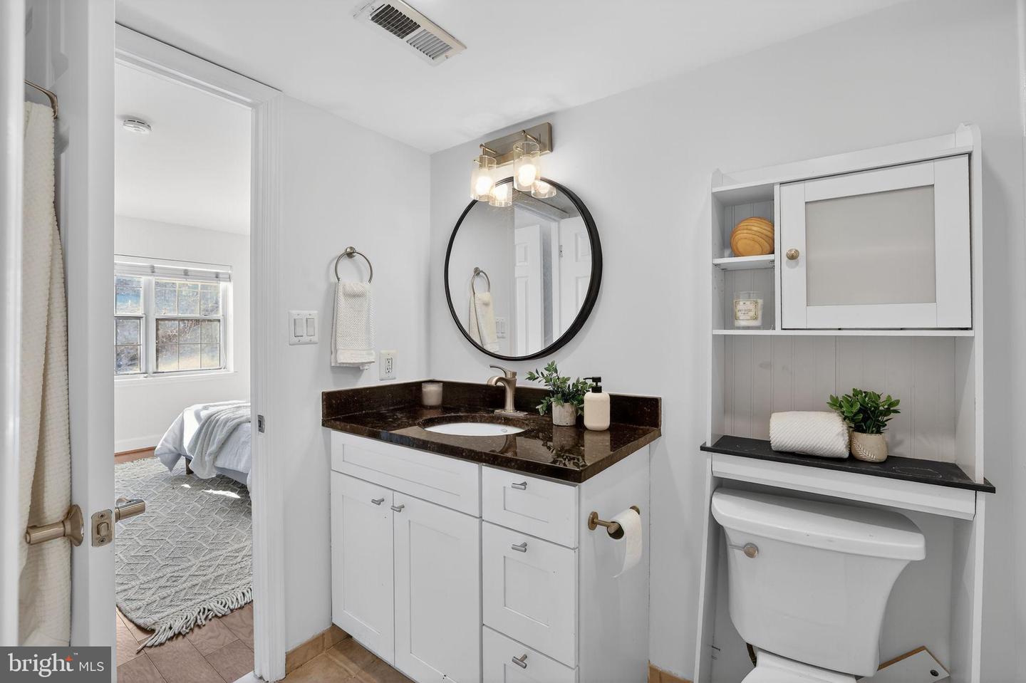 3805 PORTER ST NW #201, WASHINGTON, District Of Columbia 20016, 1 Bedroom Bedrooms, 3 Rooms Rooms,1 BathroomBathrooms,Residential,For sale,3805 PORTER ST NW #201,DCDC2242762 MLS # DCDC2242762