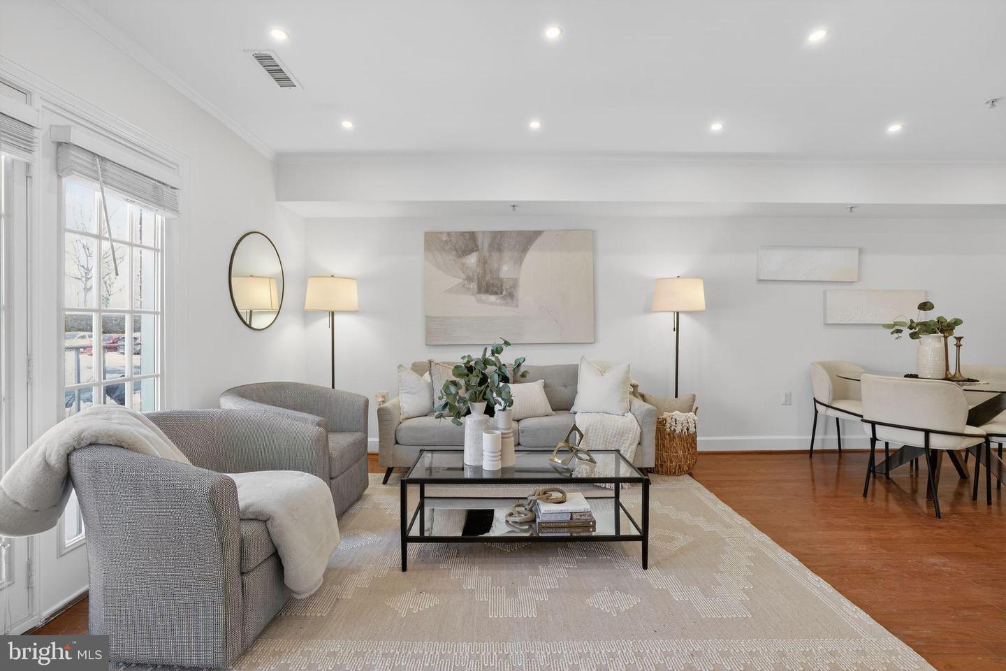 3805 PORTER ST NW #201, WASHINGTON, District Of Columbia 20016, 1 Bedroom Bedrooms, 3 Rooms Rooms,1 BathroomBathrooms,Residential,For sale,3805 PORTER ST NW #201,DCDC2242762 MLS # DCDC2242762