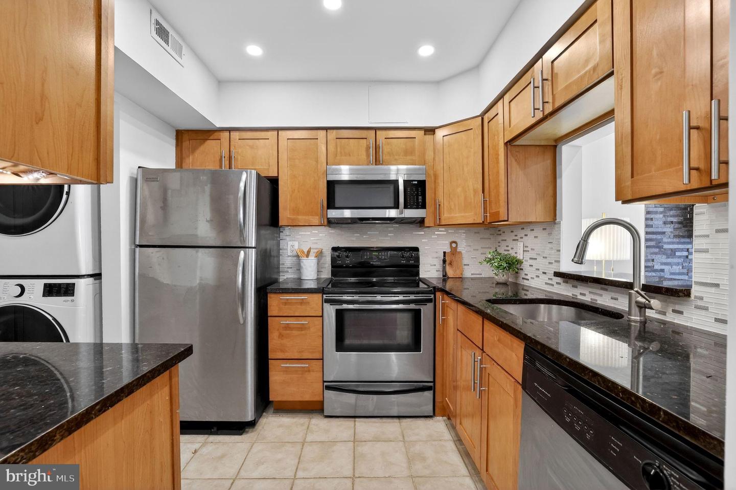 3805 PORTER ST NW #201, WASHINGTON, District Of Columbia 20016, 1 Bedroom Bedrooms, 3 Rooms Rooms,1 BathroomBathrooms,Residential,For sale,3805 PORTER ST NW #201,DCDC2242762 MLS # DCDC2242762