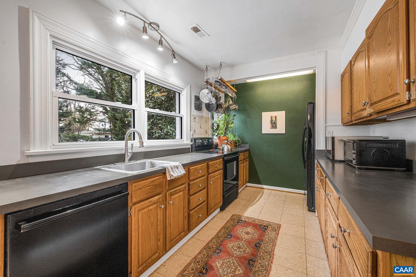 810 TUNLAW PL, CHARLOTTESVILLE, Virginia 22903, 5 Bedrooms Bedrooms, ,3 BathroomsBathrooms,Residential,For sale,810 TUNLAW PL,672713 MLS # 672713