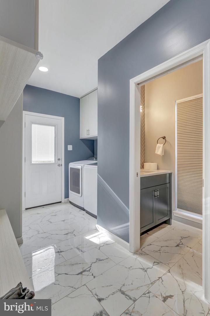 8591 SIGNAL HILL RD, MANASSAS, Virginia 20110, 4 Bedrooms Bedrooms, ,2 BathroomsBathrooms,Residential,For sale,8591 SIGNAL HILL RD,VAMN2010028 MLS # VAMN2010028