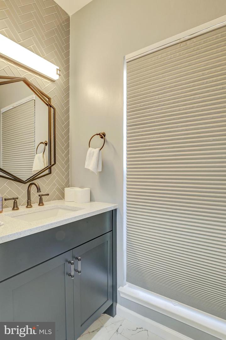 8591 SIGNAL HILL RD, MANASSAS, Virginia 20110, 4 Bedrooms Bedrooms, ,2 BathroomsBathrooms,Residential,For sale,8591 SIGNAL HILL RD,VAMN2010028 MLS # VAMN2010028