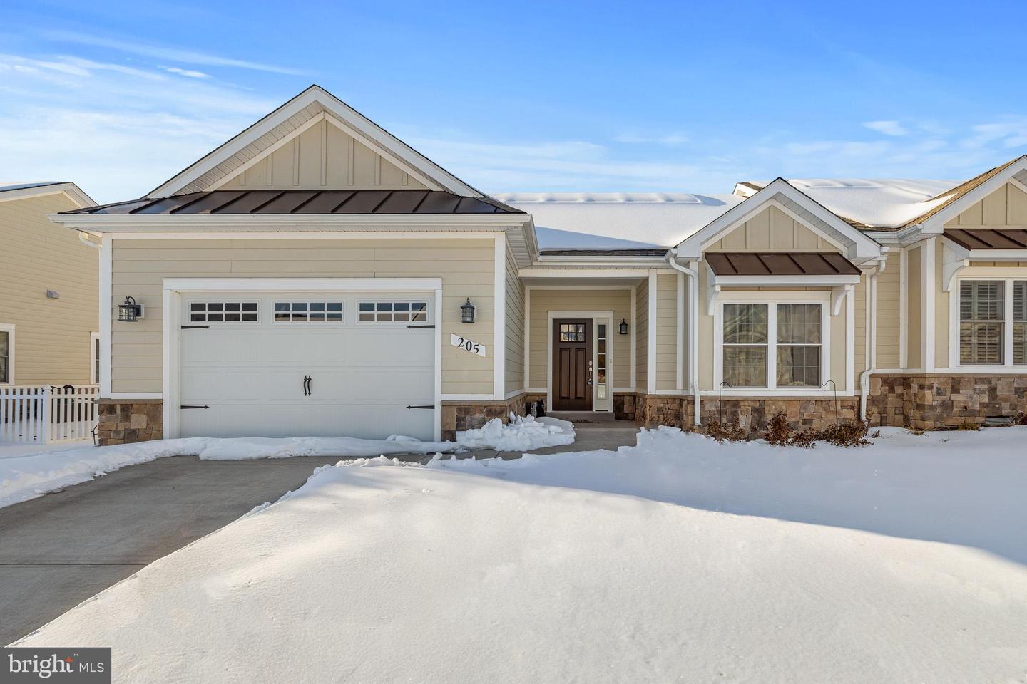 205 GRAFTON CT, EDINBURG, Virginia 22824, 2 Bedrooms Bedrooms, ,2 BathroomsBathrooms,Residential,For sale,205 GRAFTON CT,VASH2013472 MLS # VASH2013472