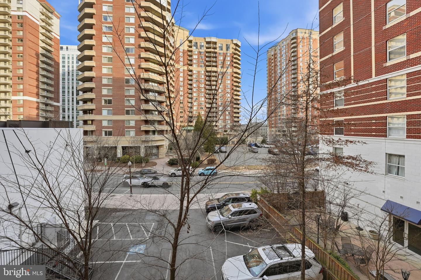 880 N POLLARD ST #322, ARLINGTON, Virginia 22203, 1 Bedroom Bedrooms, ,1 BathroomBathrooms,Residential,For sale,880 N POLLARD ST #322,VAAR2068290 MLS # VAAR2068290