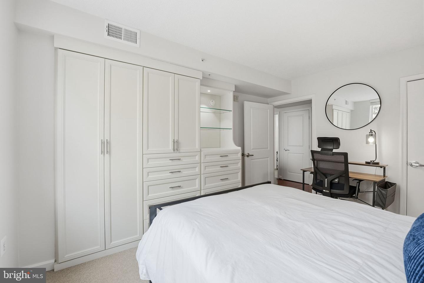 880 N POLLARD ST #322, ARLINGTON, Virginia 22203, 1 Bedroom Bedrooms, ,1 BathroomBathrooms,Residential,For sale,880 N POLLARD ST #322,VAAR2068290 MLS # VAAR2068290