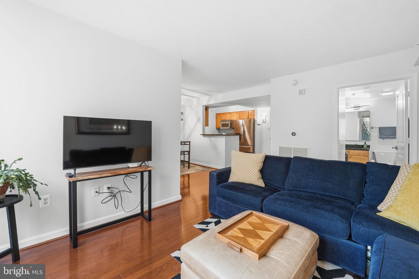 880 N POLLARD ST #322, ARLINGTON, Virginia 22203, 1 Bedroom Bedrooms, ,1 BathroomBathrooms,Residential,For sale,880 N POLLARD ST #322,VAAR2068290 MLS # VAAR2068290