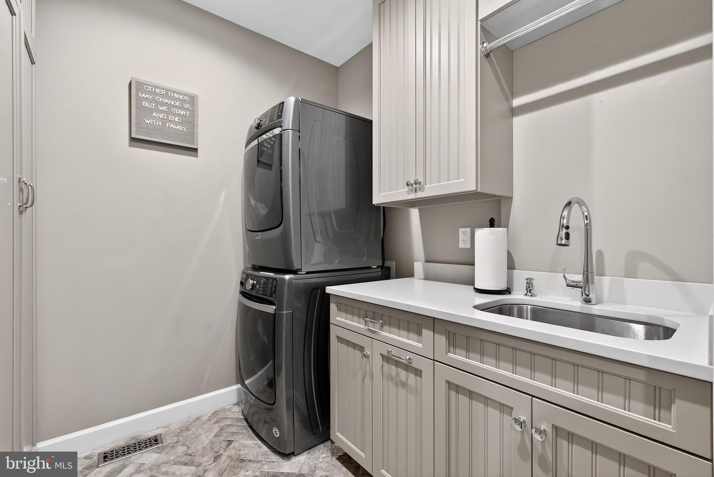 164 HIGHLAND, WILLIAMSBURG, Virginia 23188, 4 Bedrooms Bedrooms, 10 Rooms Rooms,3 BathroomsBathrooms,Residential,For sale,164 HIGHLAND,VAJC2000590 MLS # VAJC2000590