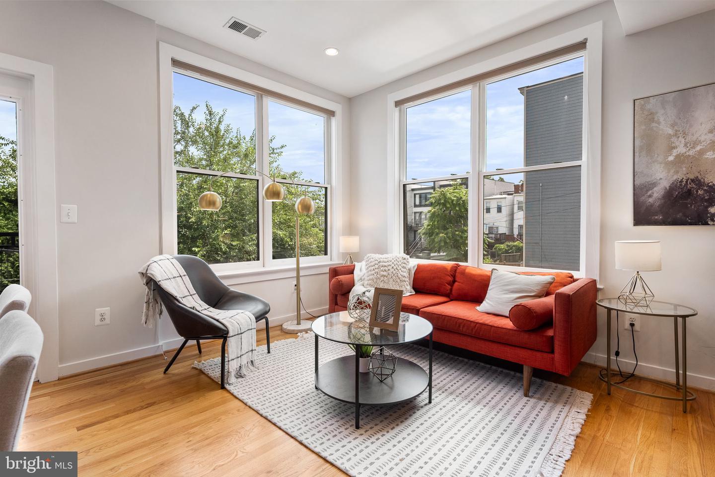 3577 WARDER ST NW #102, WASHINGTON, District Of Columbia 20010, 2 Bedrooms Bedrooms, ,2 BathroomsBathrooms,Residential,For sale,3577 WARDER ST NW #102,DCDC2244120 MLS # DCDC2244120