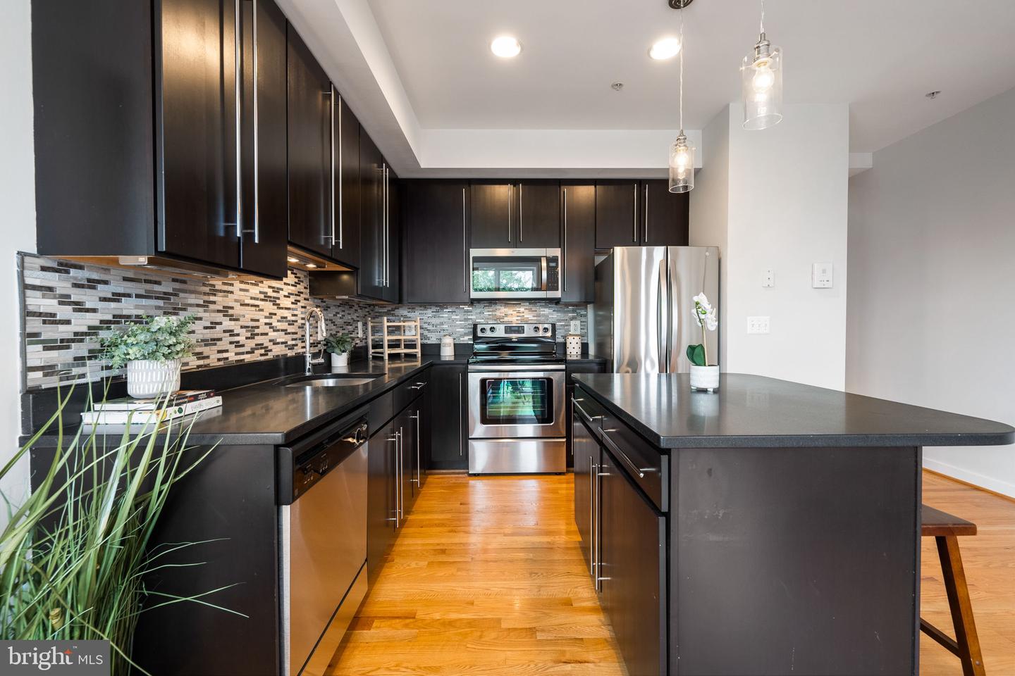 3577 WARDER ST NW #102, WASHINGTON, District Of Columbia 20010, 2 Bedrooms Bedrooms, ,2 BathroomsBathrooms,Residential,For sale,3577 WARDER ST NW #102,DCDC2244120 MLS # DCDC2244120