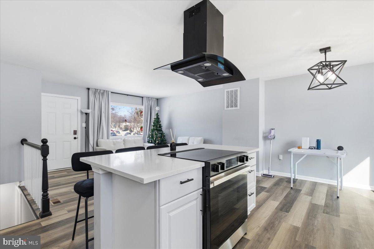 14901 CORDELL AVE, WOODBRIDGE, Virginia 22193, 4 Bedrooms Bedrooms, ,3 BathroomsBathrooms,Residential,For sale,14901 CORDELL AVE,VAPW2111626 MLS # VAPW2111626