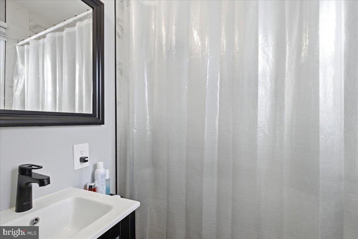 14901 CORDELL AVE, WOODBRIDGE, Virginia 22193, 4 Bedrooms Bedrooms, ,3 BathroomsBathrooms,Residential,For sale,14901 CORDELL AVE,VAPW2111626 MLS # VAPW2111626