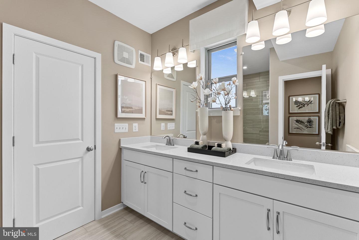 6 SEPIA SQ #MO, ASHBURN, Virginia 20147, 3 Bedrooms Bedrooms, ,2 BathroomsBathrooms,Residential,For sale,6 SEPIA SQ #MO,VALO2115054 MLS # VALO2115054