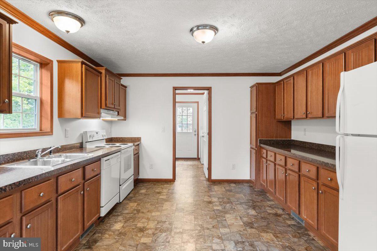 4767 S OX RD, EDINBURG, Virginia 22824, 3 Bedrooms Bedrooms, ,2 BathroomsBathrooms,Residential,For sale,4767 S OX RD,VASH2011626 MLS # VASH2011626