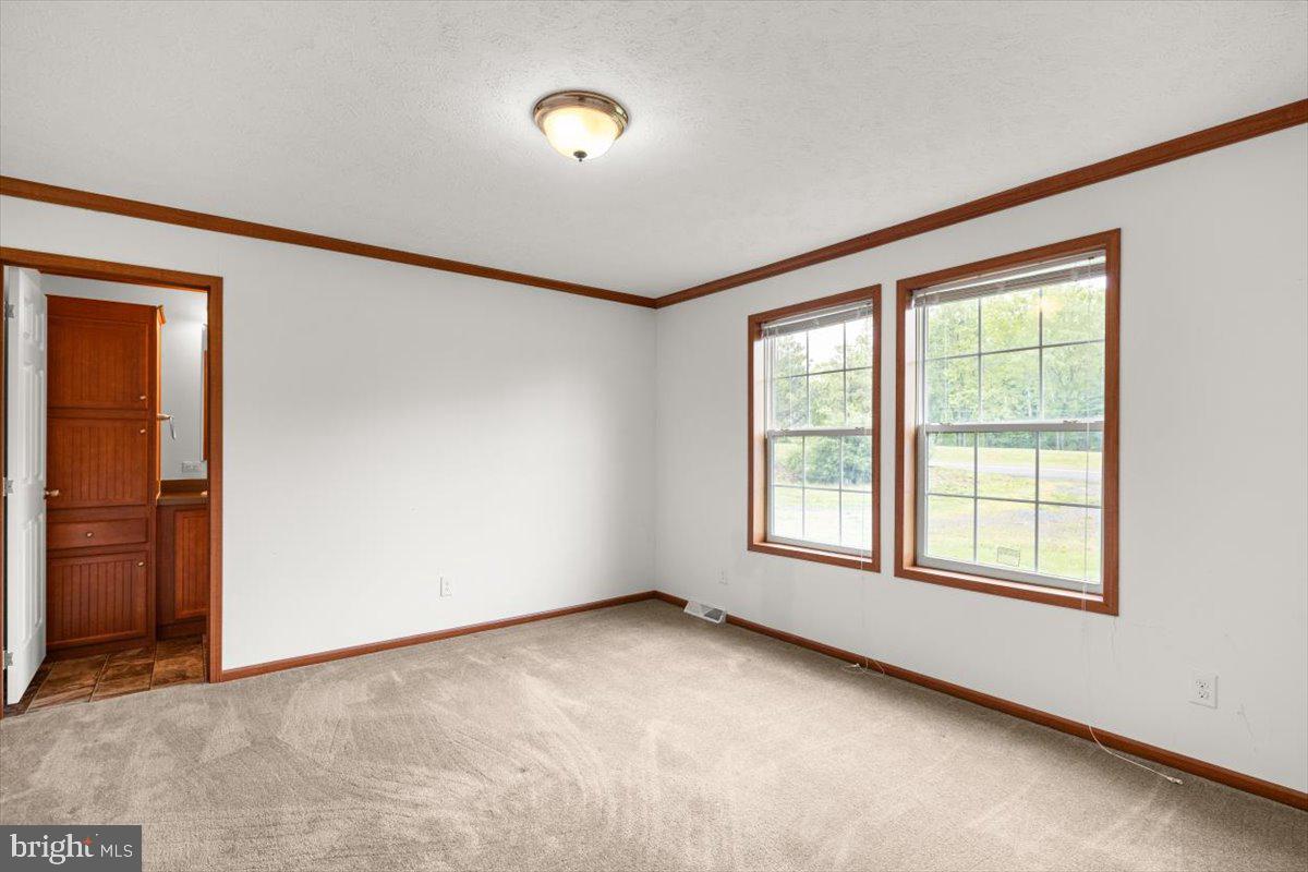 4767 S OX RD, EDINBURG, Virginia 22824, 3 Bedrooms Bedrooms, ,2 BathroomsBathrooms,Residential,For sale,4767 S OX RD,VASH2011626 MLS # VASH2011626