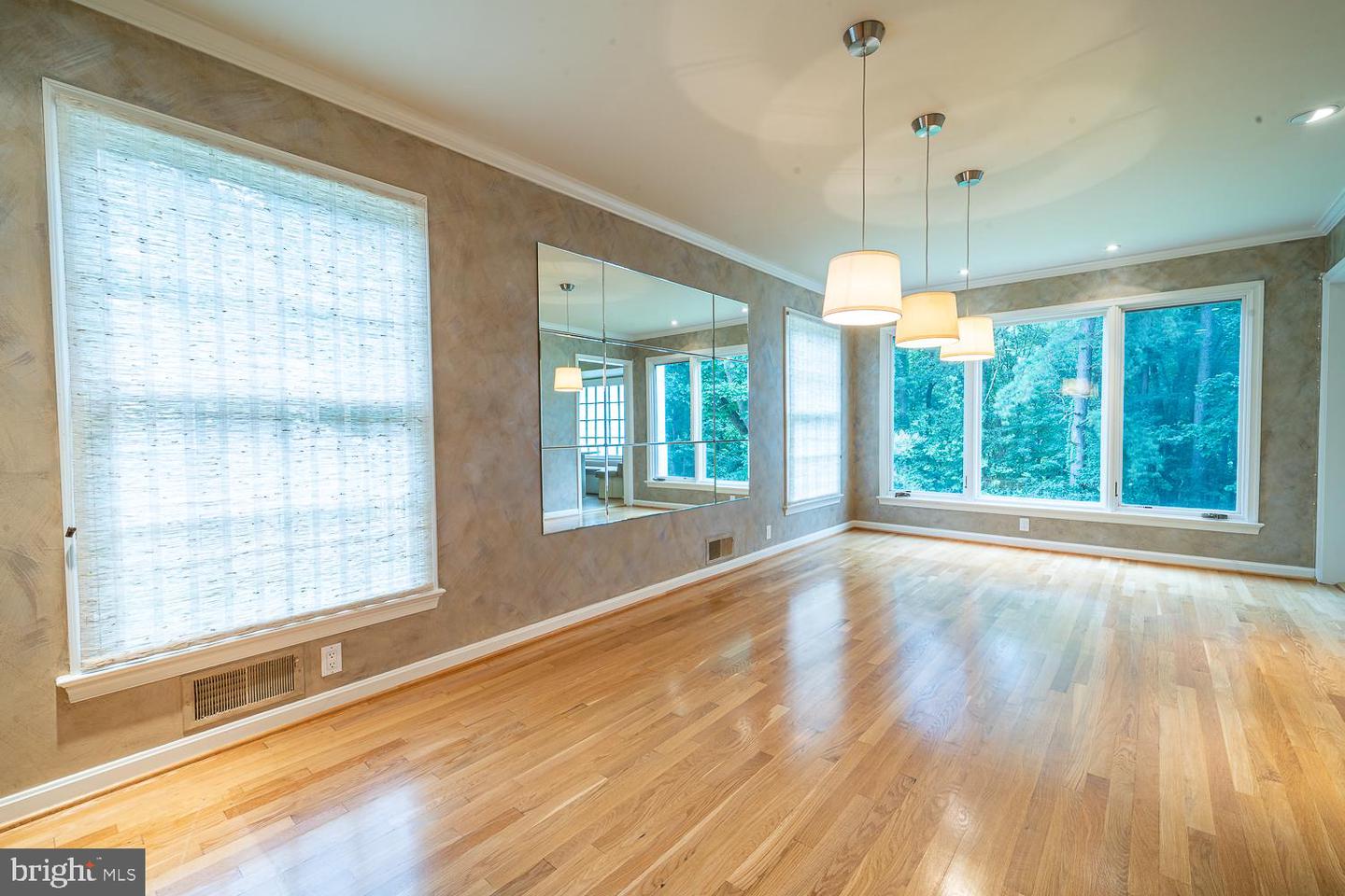 1197 WINTER HUNT RD, MCLEAN, Virginia 22102, 5 Bedrooms Bedrooms, ,4 BathroomsBathrooms,Residential,For sale,1197 WINTER HUNT RD,VAFX2250678 MLS # VAFX2250678