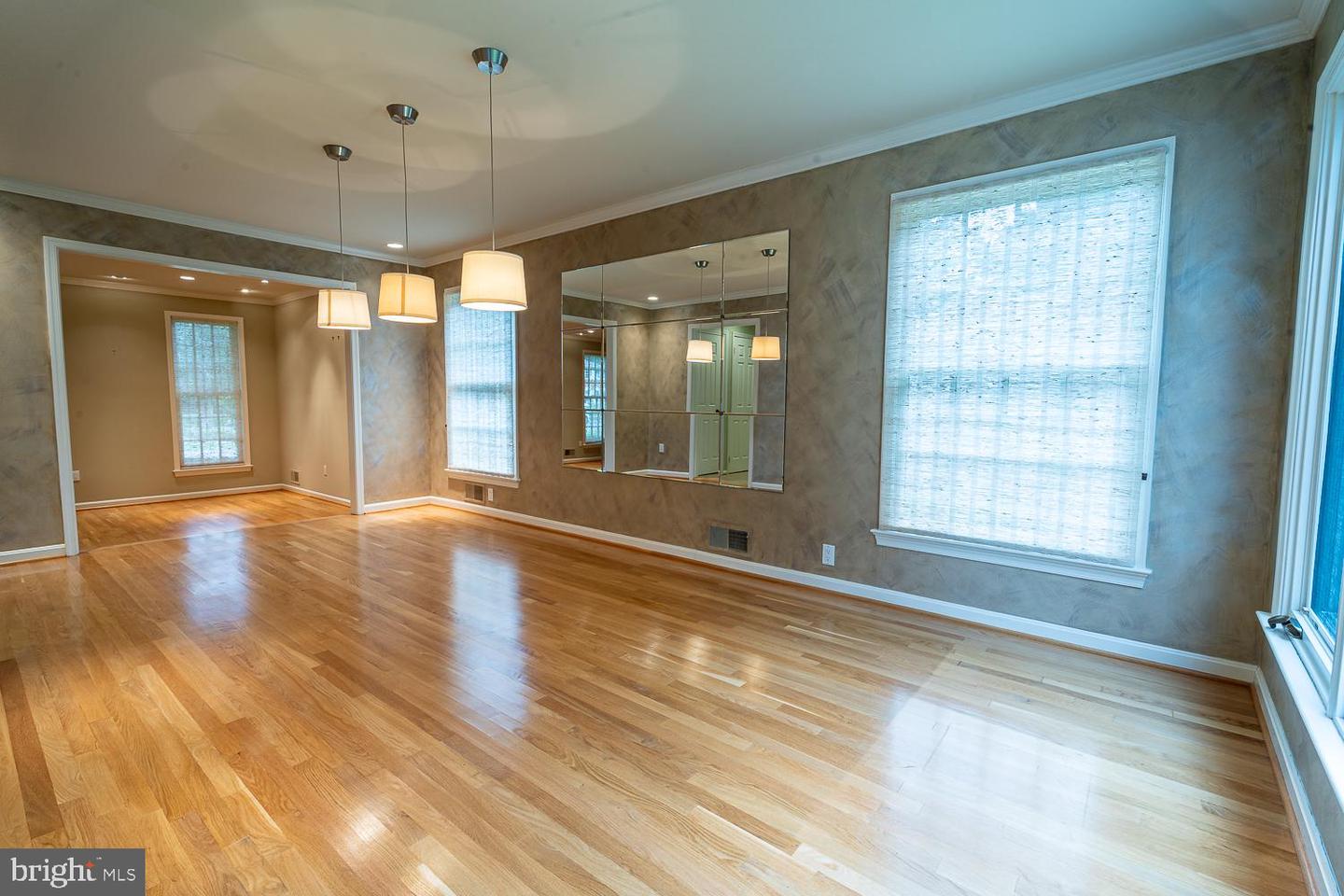 1197 WINTER HUNT RD, MCLEAN, Virginia 22102, 5 Bedrooms Bedrooms, ,4 BathroomsBathrooms,Residential,For sale,1197 WINTER HUNT RD,VAFX2250678 MLS # VAFX2250678