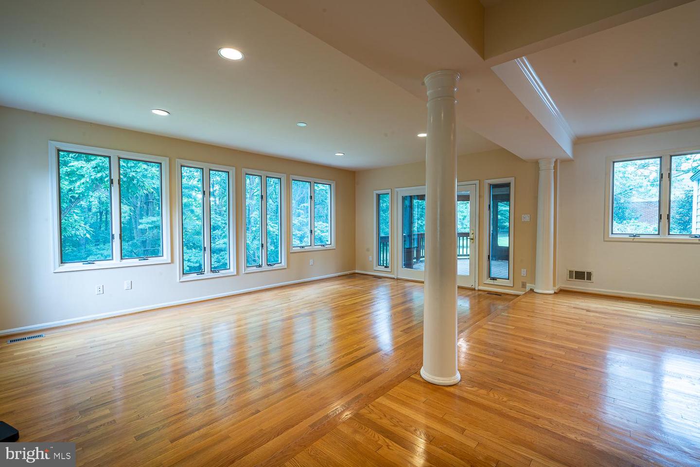 1197 WINTER HUNT RD, MCLEAN, Virginia 22102, 5 Bedrooms Bedrooms, ,4 BathroomsBathrooms,Residential,For sale,1197 WINTER HUNT RD,VAFX2250678 MLS # VAFX2250678