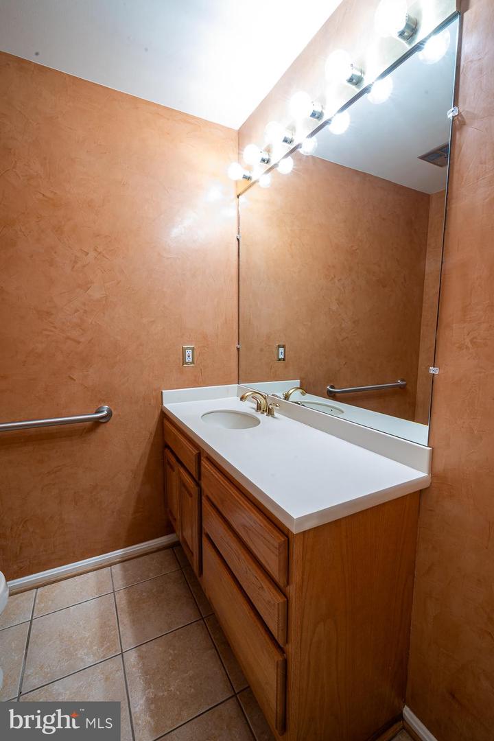 1197 WINTER HUNT RD, MCLEAN, Virginia 22102, 5 Bedrooms Bedrooms, ,4 BathroomsBathrooms,Residential,For sale,1197 WINTER HUNT RD,VAFX2250678 MLS # VAFX2250678