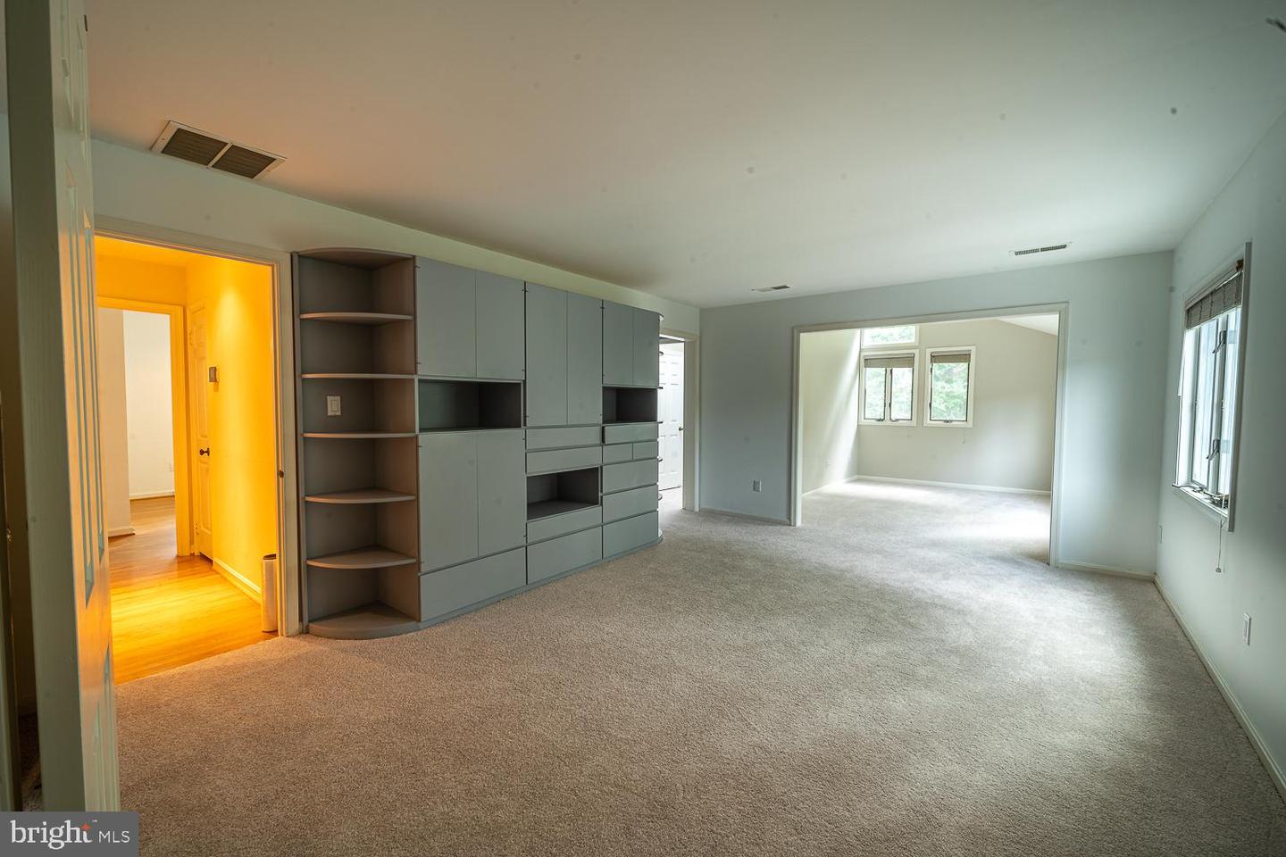 1197 WINTER HUNT RD, MCLEAN, Virginia 22102, 5 Bedrooms Bedrooms, ,4 BathroomsBathrooms,Residential,For sale,1197 WINTER HUNT RD,VAFX2250678 MLS # VAFX2250678