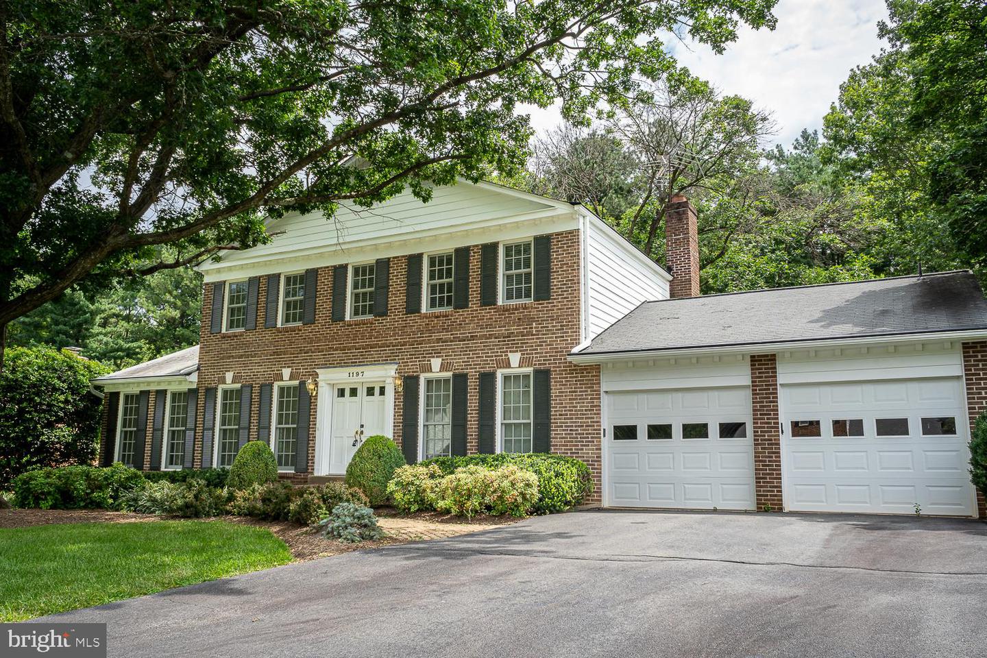 1197 WINTER HUNT RD, MCLEAN, Virginia 22102, 5 Bedrooms Bedrooms, ,4 BathroomsBathrooms,Residential,For sale,1197 WINTER HUNT RD,VAFX2250678 MLS # VAFX2250678