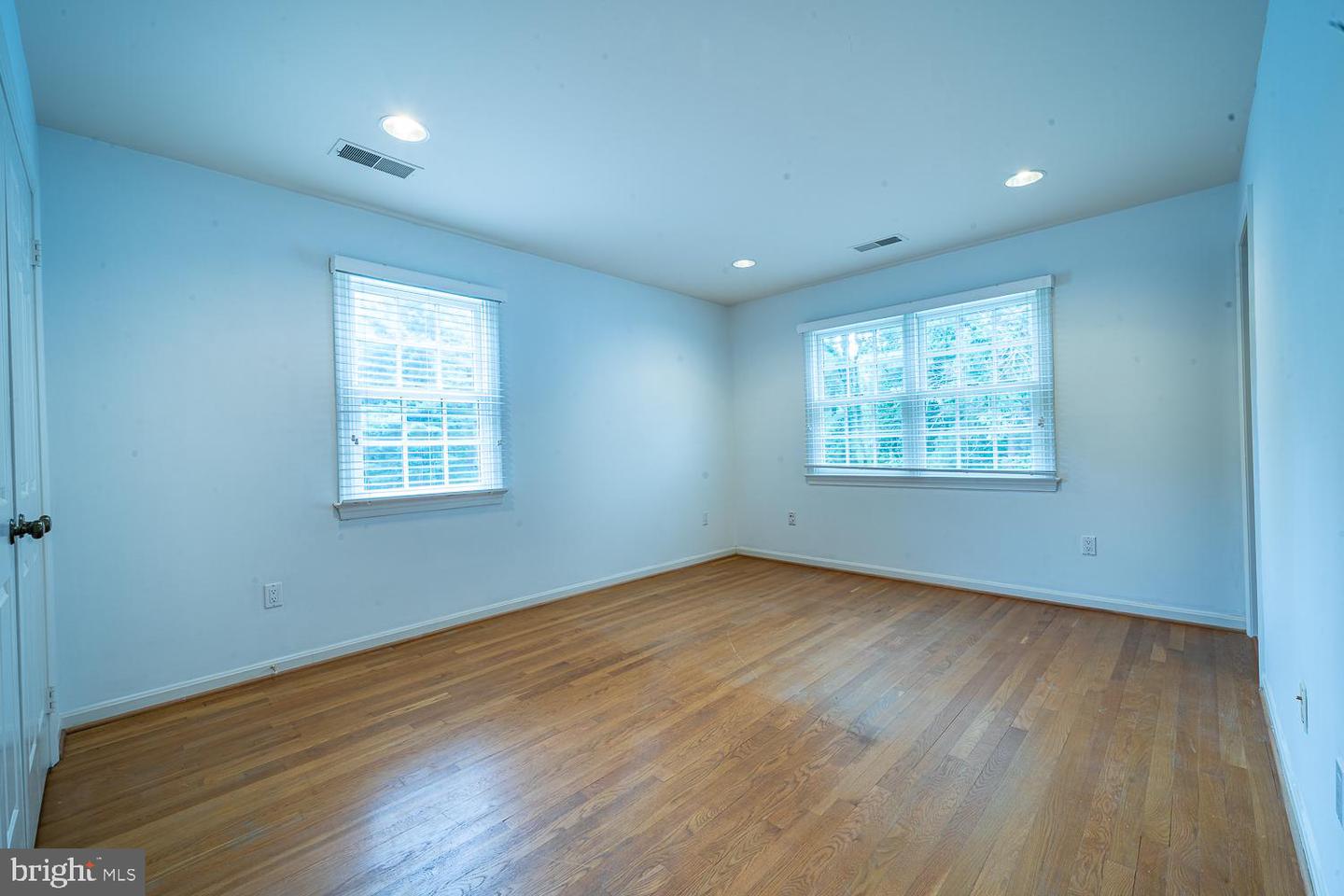 1197 WINTER HUNT RD, MCLEAN, Virginia 22102, 5 Bedrooms Bedrooms, ,4 BathroomsBathrooms,Residential,For sale,1197 WINTER HUNT RD,VAFX2250678 MLS # VAFX2250678