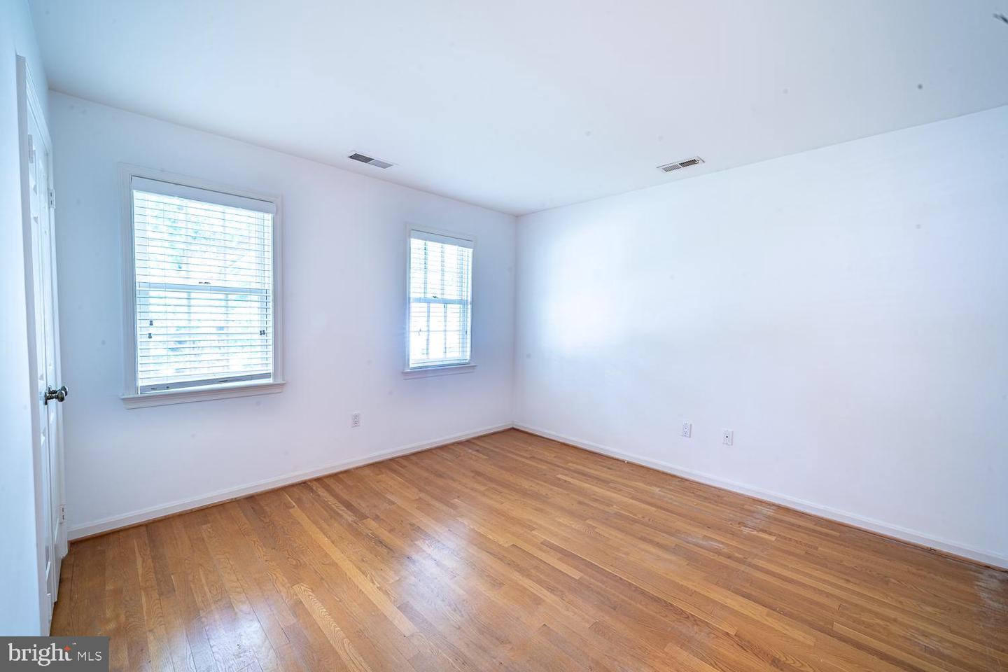 1197 WINTER HUNT RD, MCLEAN, Virginia 22102, 5 Bedrooms Bedrooms, ,4 BathroomsBathrooms,Residential,For sale,1197 WINTER HUNT RD,VAFX2250678 MLS # VAFX2250678