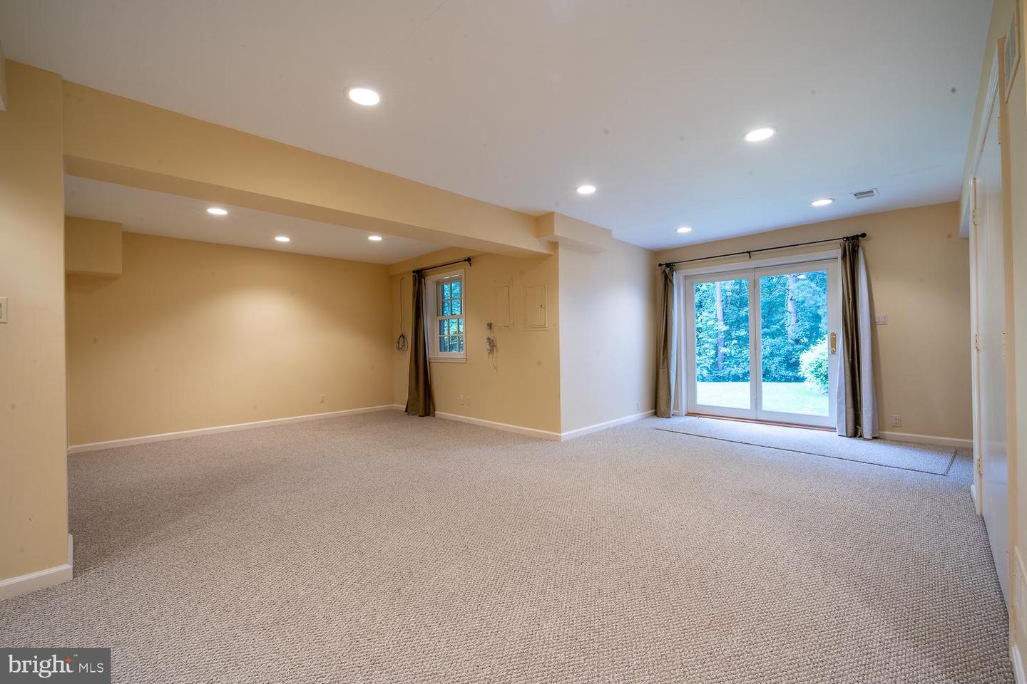 1197 WINTER HUNT RD, MCLEAN, Virginia 22102, 5 Bedrooms Bedrooms, ,4 BathroomsBathrooms,Residential,For sale,1197 WINTER HUNT RD,VAFX2250678 MLS # VAFX2250678