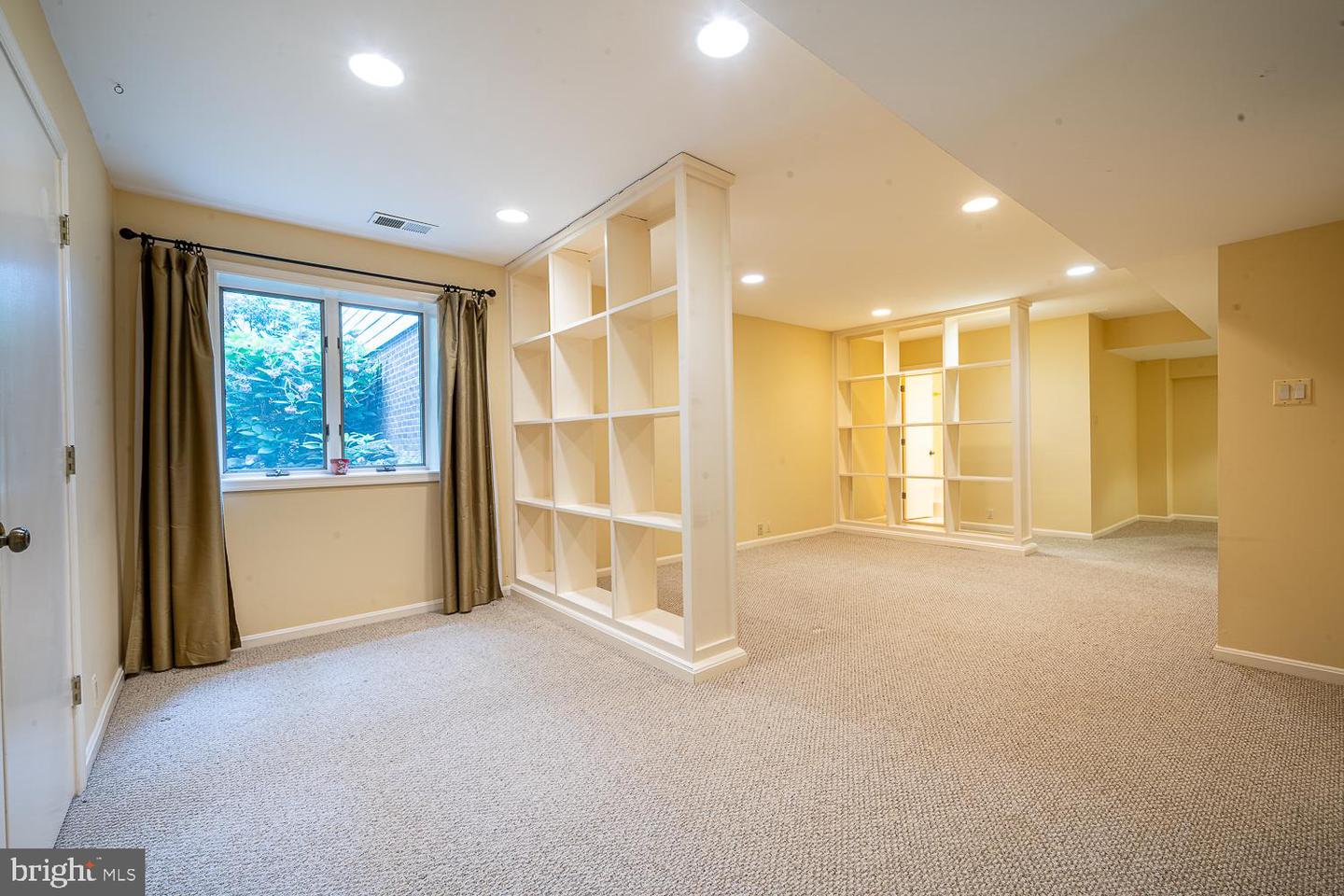 1197 WINTER HUNT RD, MCLEAN, Virginia 22102, 5 Bedrooms Bedrooms, ,4 BathroomsBathrooms,Residential,For sale,1197 WINTER HUNT RD,VAFX2250678 MLS # VAFX2250678