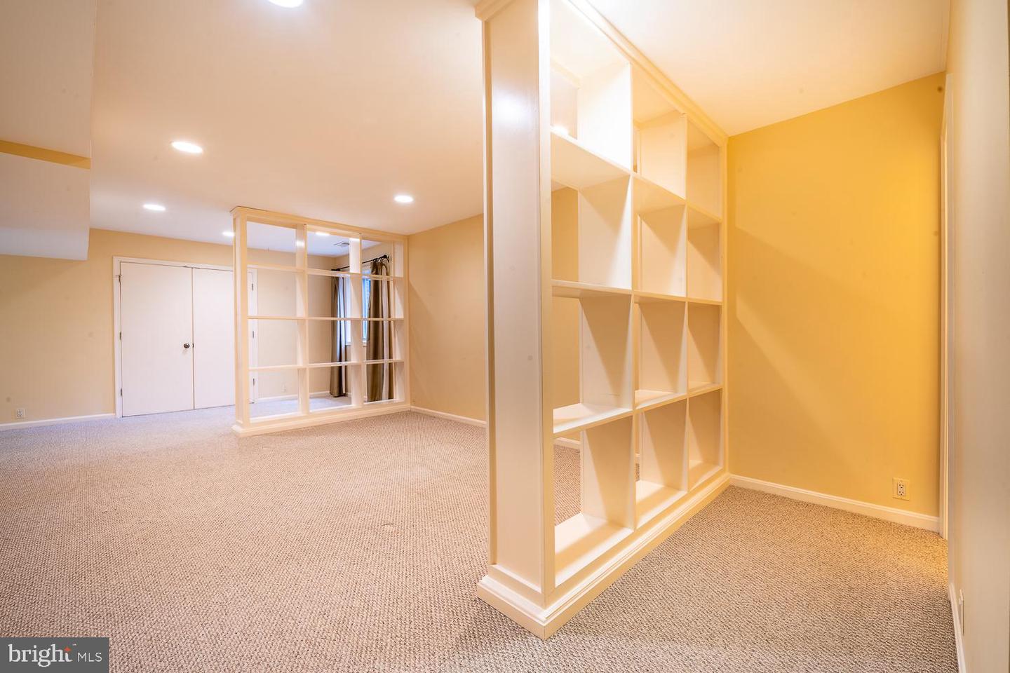 1197 WINTER HUNT RD, MCLEAN, Virginia 22102, 5 Bedrooms Bedrooms, ,4 BathroomsBathrooms,Residential,For sale,1197 WINTER HUNT RD,VAFX2250678 MLS # VAFX2250678