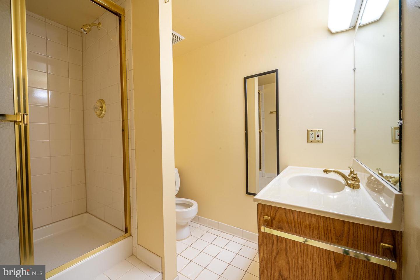 1197 WINTER HUNT RD, MCLEAN, Virginia 22102, 5 Bedrooms Bedrooms, ,4 BathroomsBathrooms,Residential,For sale,1197 WINTER HUNT RD,VAFX2250678 MLS # VAFX2250678