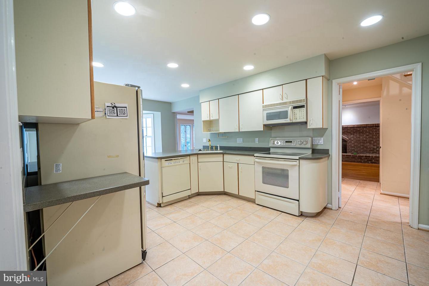 1197 WINTER HUNT RD, MCLEAN, Virginia 22102, 5 Bedrooms Bedrooms, ,4 BathroomsBathrooms,Residential,For sale,1197 WINTER HUNT RD,VAFX2250678 MLS # VAFX2250678