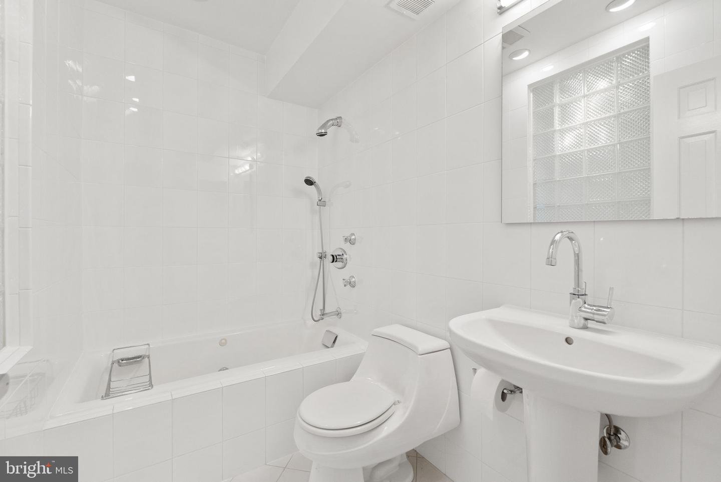 6323 BARRISTER PL, ALEXANDRIA, Virginia 22307, 4 Bedrooms Bedrooms, ,3 BathroomsBathrooms,Residential,For sale,6323 BARRISTER PL,VAFX2258872 MLS # VAFX2258872