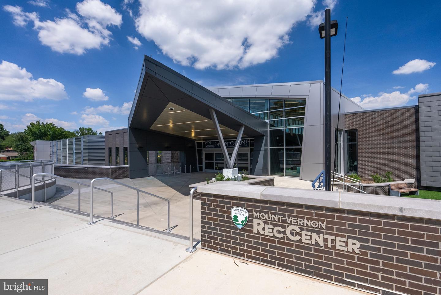 6323 BARRISTER PL, ALEXANDRIA, Virginia 22307, 4 Bedrooms Bedrooms, ,3 BathroomsBathrooms,Residential,For sale,6323 BARRISTER PL,VAFX2258872 MLS # VAFX2258872