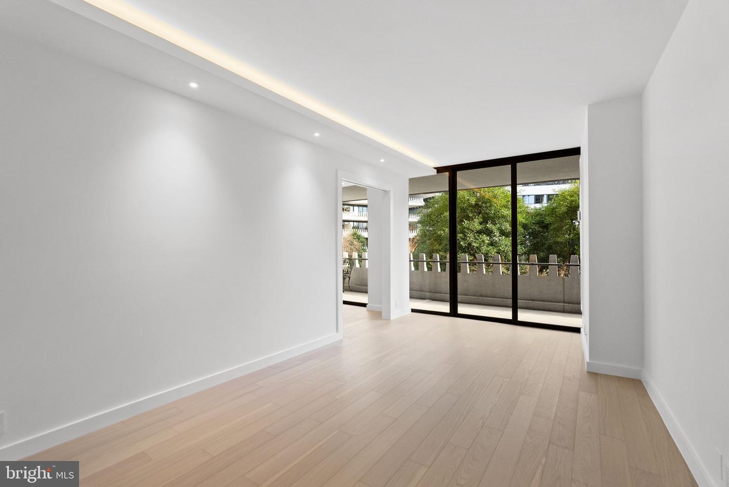 700 NEW HAMPSHIRE AVE NW #303, WASHINGTON, District Of Columbia 20037, 2 Bedrooms Bedrooms, ,2 BathroomsBathrooms,Residential,For sale,700 NEW HAMPSHIRE AVE NW #303,DCDC2214888 MLS # DCDC2214888