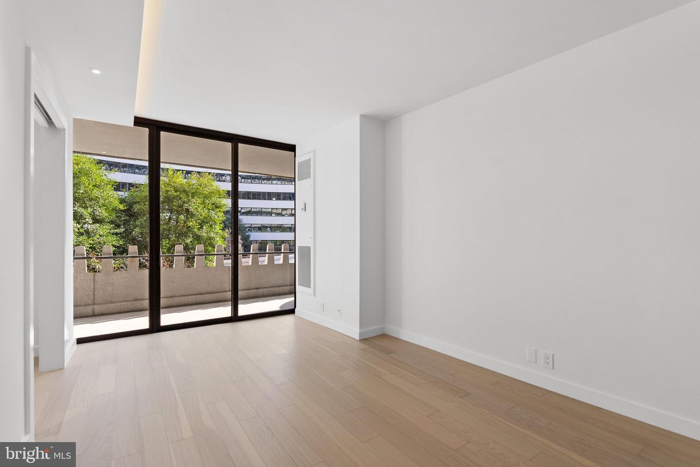 700 NEW HAMPSHIRE AVE NW #303, WASHINGTON, District Of Columbia 20037, 2 Bedrooms Bedrooms, ,2 BathroomsBathrooms,Residential,For sale,700 NEW HAMPSHIRE AVE NW #303,DCDC2214888 MLS # DCDC2214888