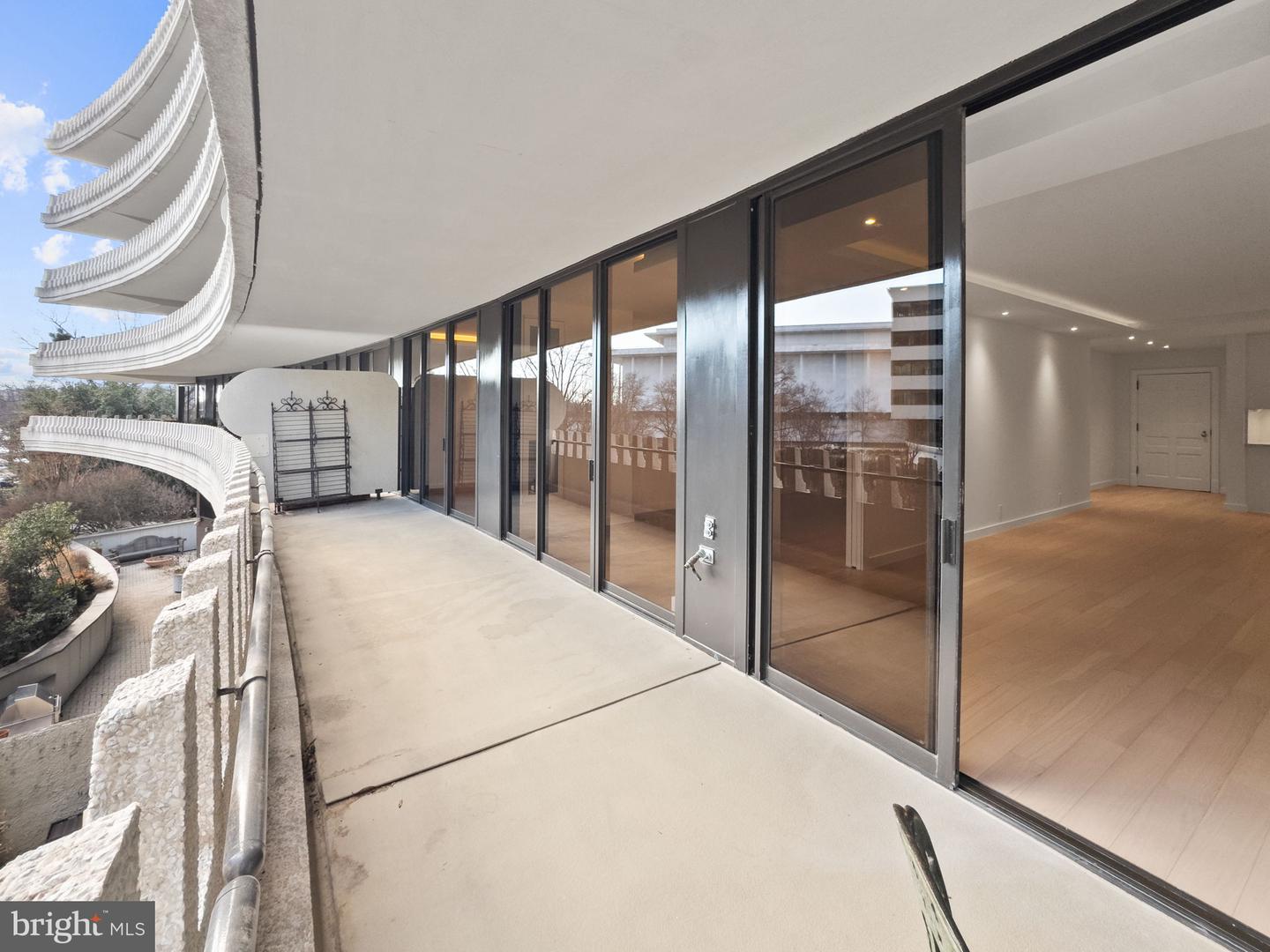 700 NEW HAMPSHIRE AVE NW #303, WASHINGTON, District Of Columbia 20037, 2 Bedrooms Bedrooms, ,2 BathroomsBathrooms,Residential,For sale,700 NEW HAMPSHIRE AVE NW #303,DCDC2214888 MLS # DCDC2214888