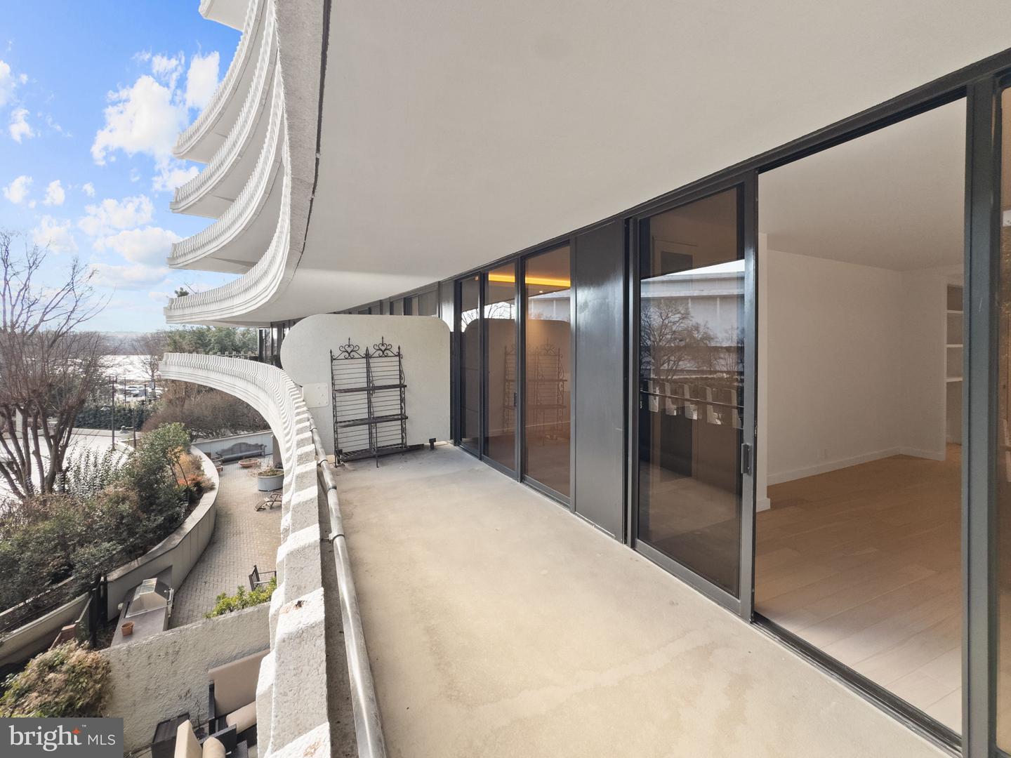 700 NEW HAMPSHIRE AVE NW #303, WASHINGTON, District Of Columbia 20037, 2 Bedrooms Bedrooms, ,2 BathroomsBathrooms,Residential,For sale,700 NEW HAMPSHIRE AVE NW #303,DCDC2214888 MLS # DCDC2214888