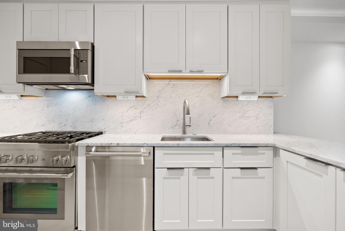 700 NEW HAMPSHIRE AVE NW #303, WASHINGTON, District Of Columbia 20037, 2 Bedrooms Bedrooms, ,2 BathroomsBathrooms,Residential,For sale,700 NEW HAMPSHIRE AVE NW #303,DCDC2214888 MLS # DCDC2214888