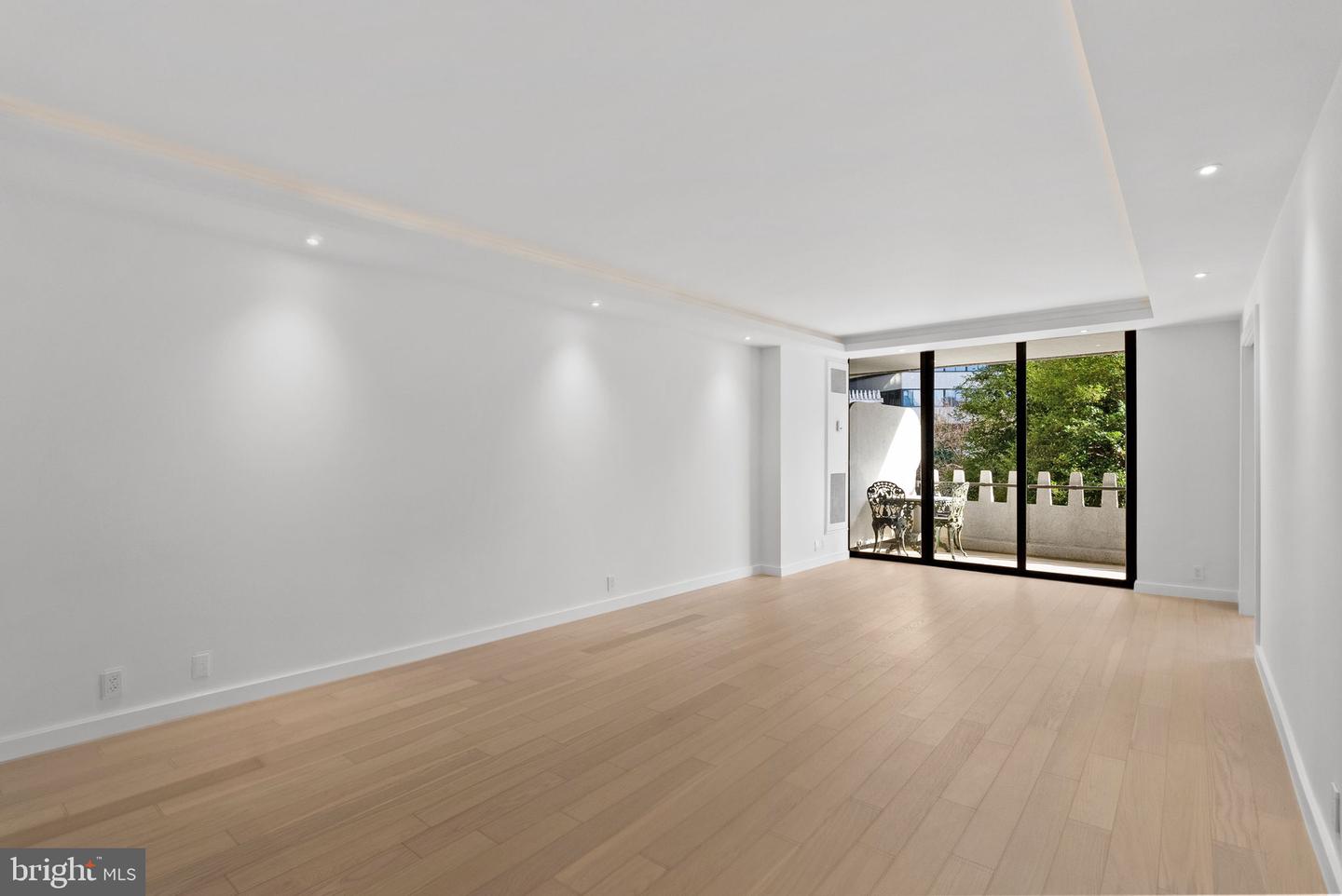 700 NEW HAMPSHIRE AVE NW #303, WASHINGTON, District Of Columbia 20037, 2 Bedrooms Bedrooms, ,2 BathroomsBathrooms,Residential,For sale,700 NEW HAMPSHIRE AVE NW #303,DCDC2214888 MLS # DCDC2214888