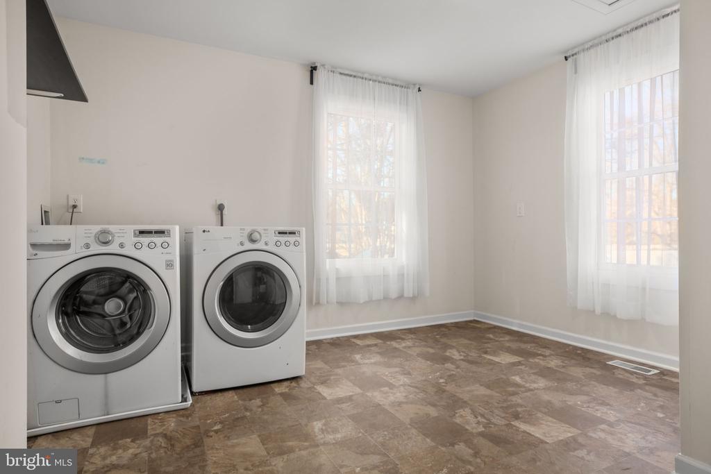 11908 KENNEDY LN, FREDERICKSBURG, Virginia 22407, 5 Bedrooms Bedrooms, ,3 BathroomsBathrooms,Residential,11908 KENNEDY LN,VASP2038754 MLS # VASP2038754