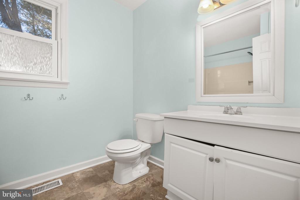 11908 KENNEDY LN, FREDERICKSBURG, Virginia 22407, 5 Bedrooms Bedrooms, ,3 BathroomsBathrooms,Residential,11908 KENNEDY LN,VASP2038754 MLS # VASP2038754