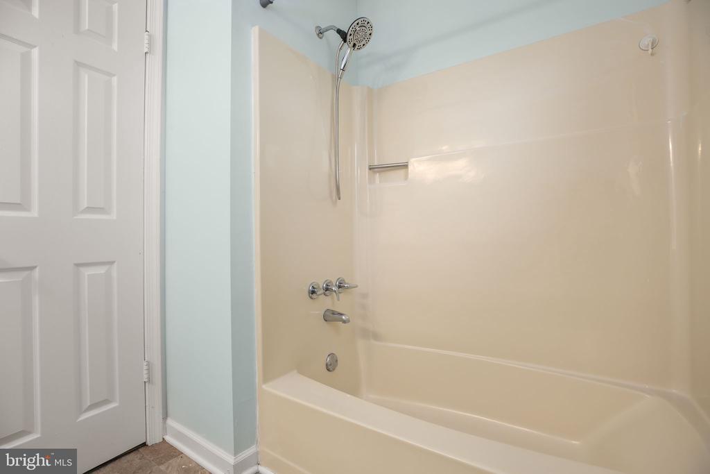 11908 KENNEDY LN, FREDERICKSBURG, Virginia 22407, 5 Bedrooms Bedrooms, ,3 BathroomsBathrooms,Residential,11908 KENNEDY LN,VASP2038754 MLS # VASP2038754