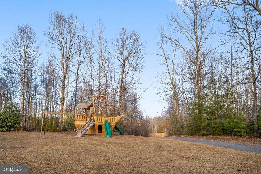 9020 ELLIS LN, SPOTSYLVANIA, Virginia 22553, 5 Bedrooms Bedrooms, ,3 BathroomsBathrooms,Residential,9020 ELLIS LN,VASP2038814 MLS # VASP2038814