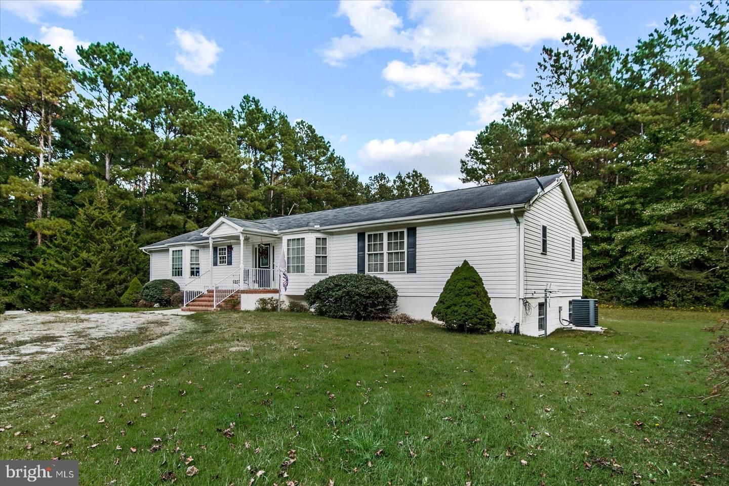 169 RED OAK LN, DUNNSVILLE, Virginia 22454, 3 Bedrooms Bedrooms, ,3 BathroomsBathrooms,Residential,For sale,169 RED OAK LN,VAES2002046 MLS # VAES2002046